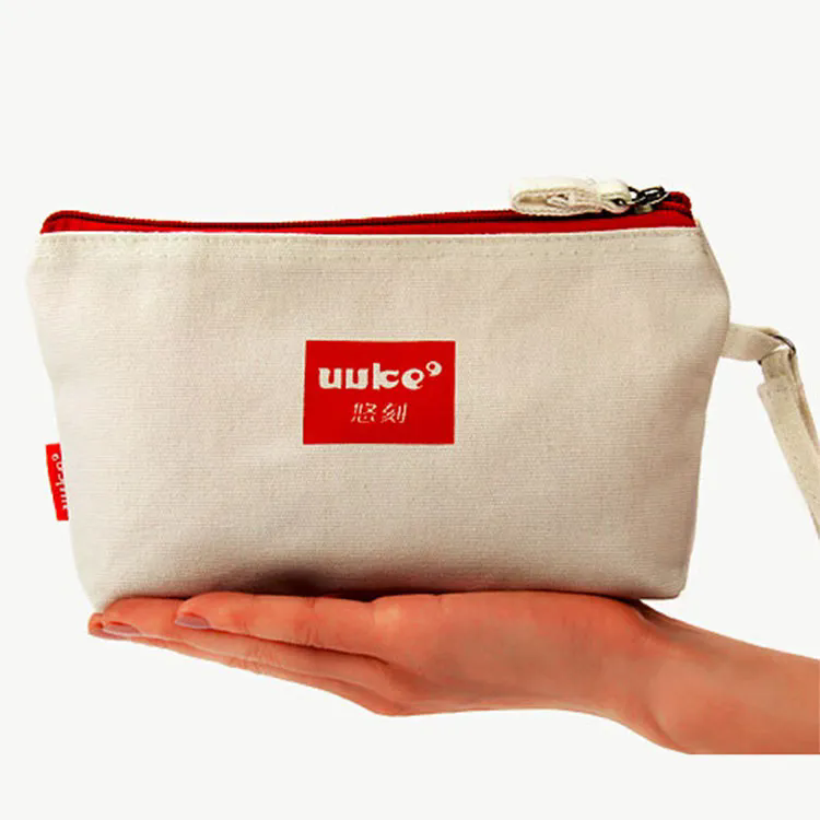 The Versatility and Appeal of Zip Tote Bag Canvas