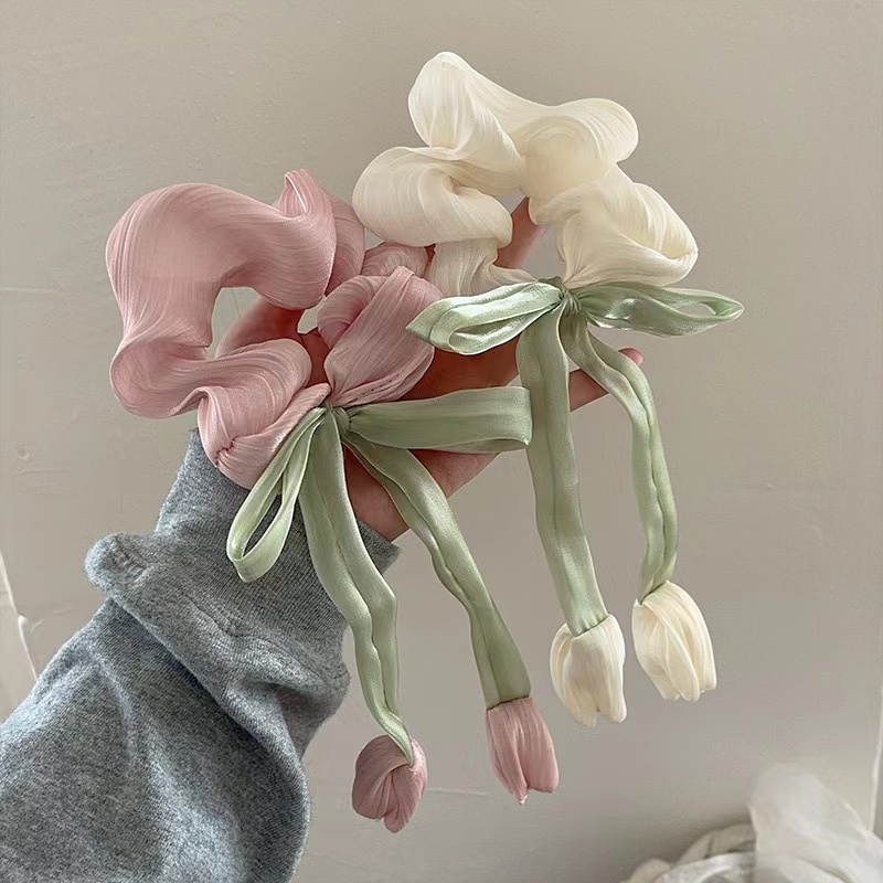 Why Are Hair Scrunchies Making a Big Comeback in Fashion?